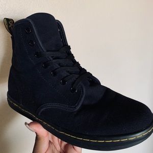 Canvas Sneaker Style Dr. Martens